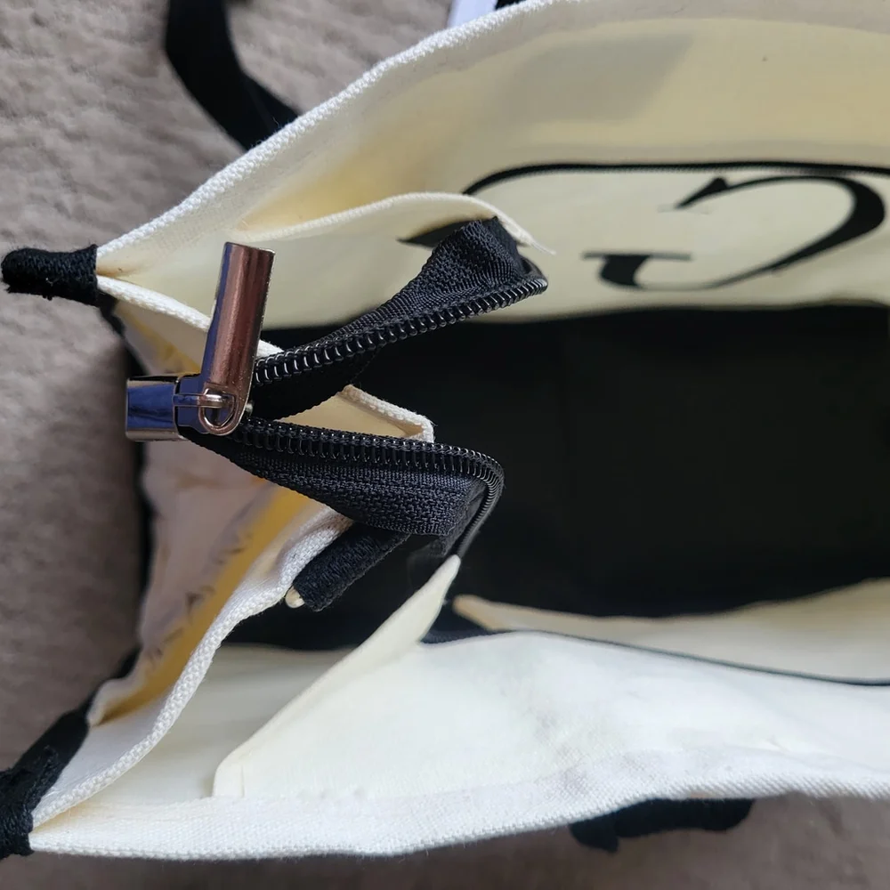 Women’s BeeGreen Embroidery Monogram Tote Bag – Initial “G” – Black & White –NWT